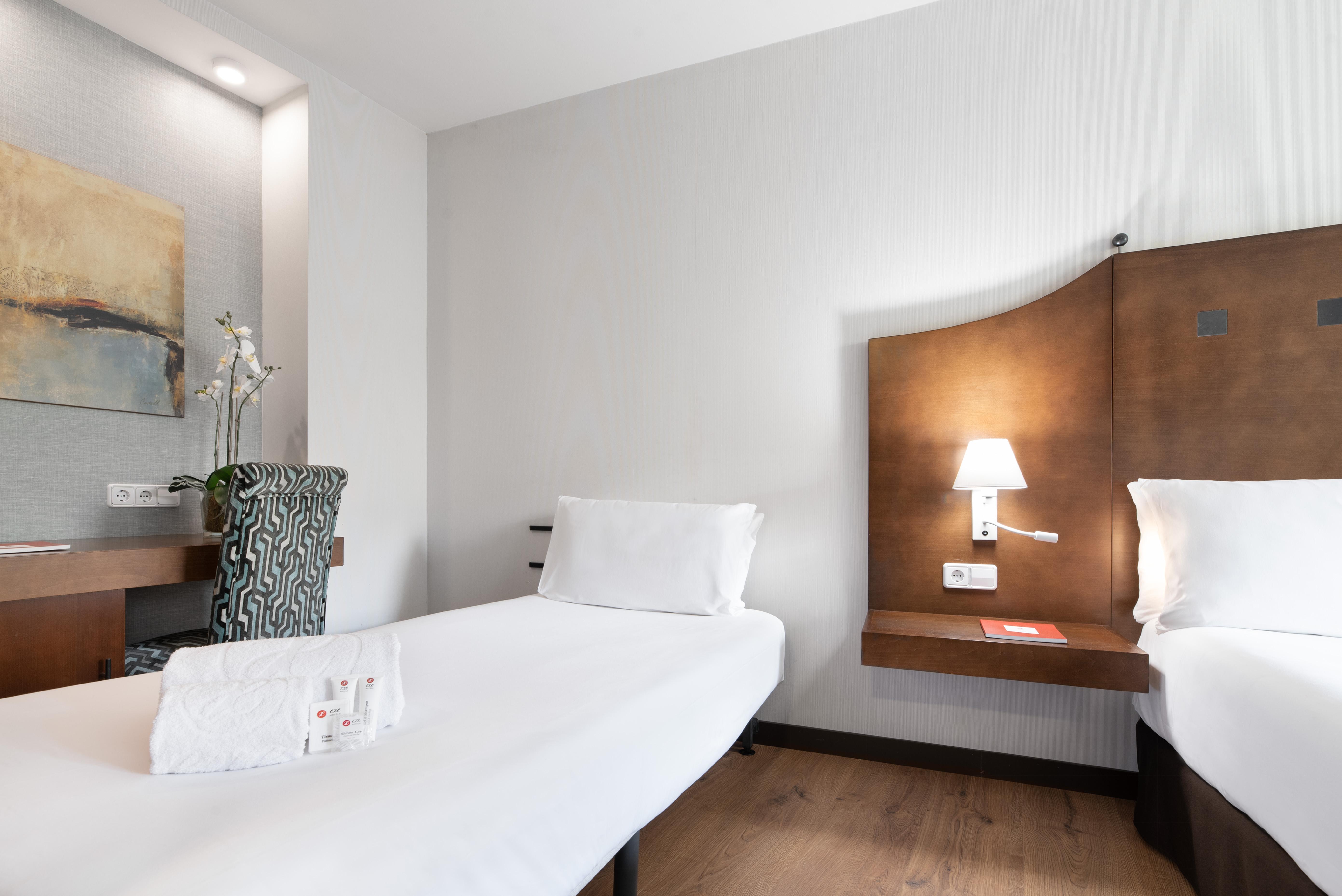 Exe Agora Caceres Hotel Bagian luar foto