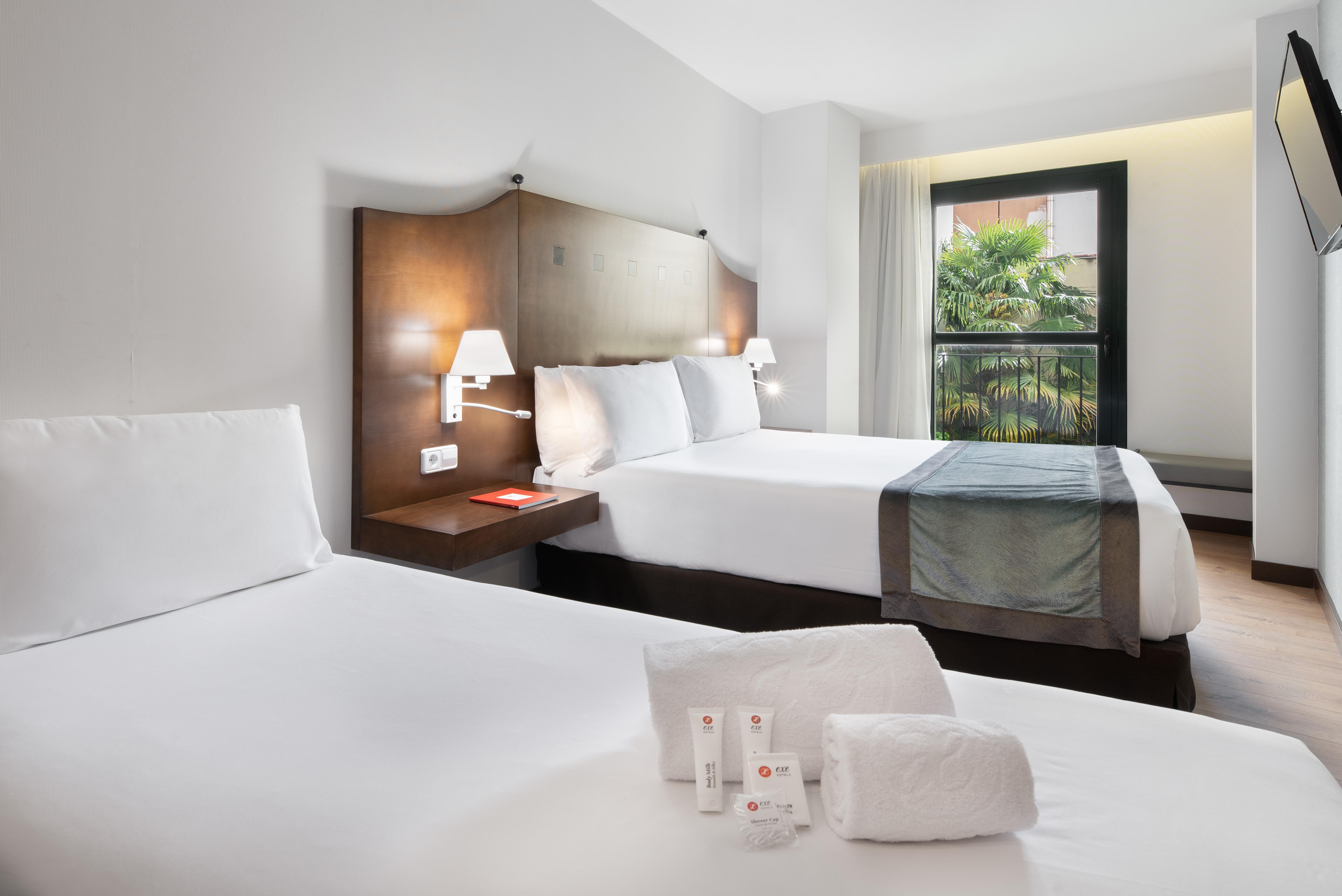 Exe Agora Caceres Hotel Bagian luar foto