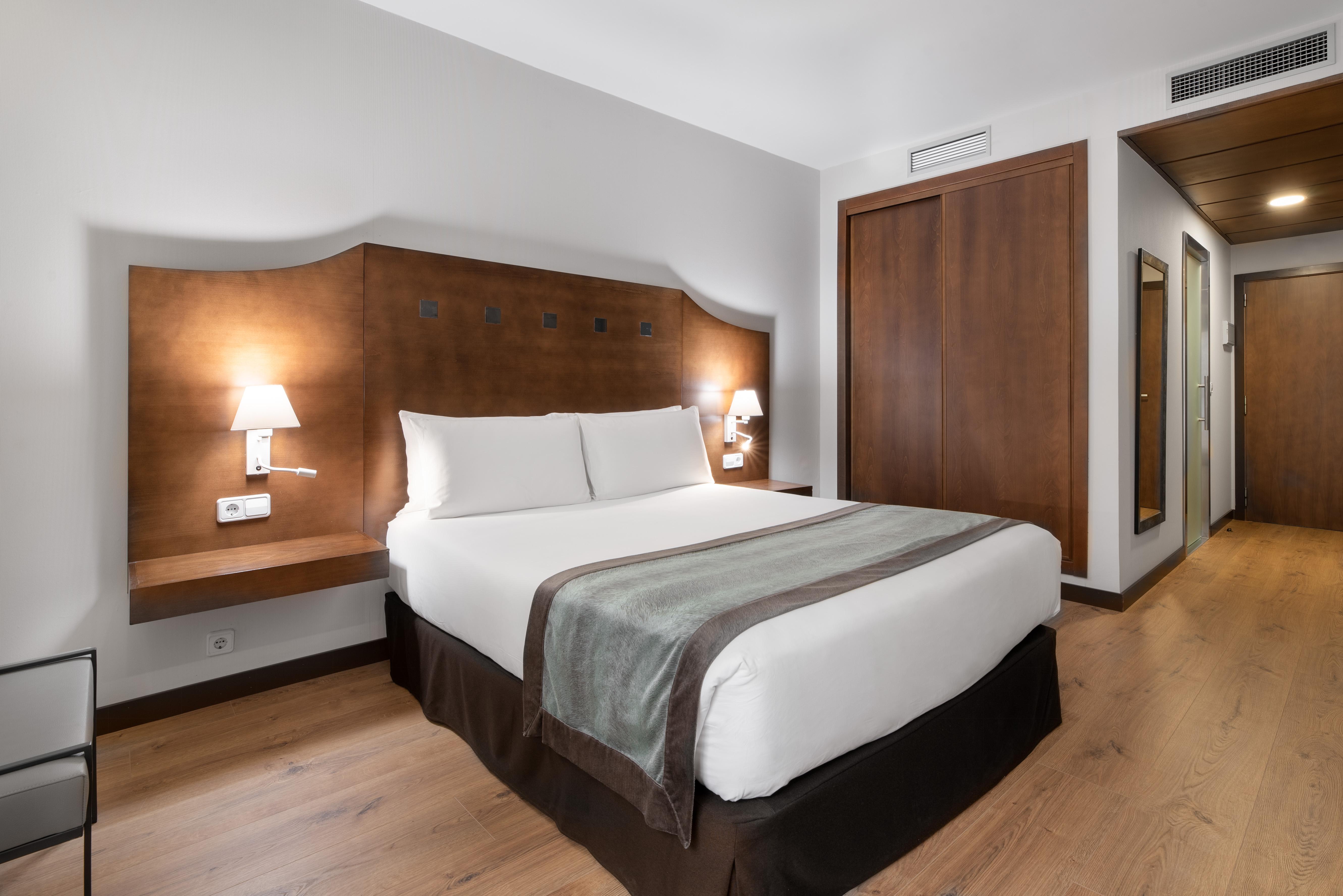 Exe Agora Caceres Hotel Bagian luar foto