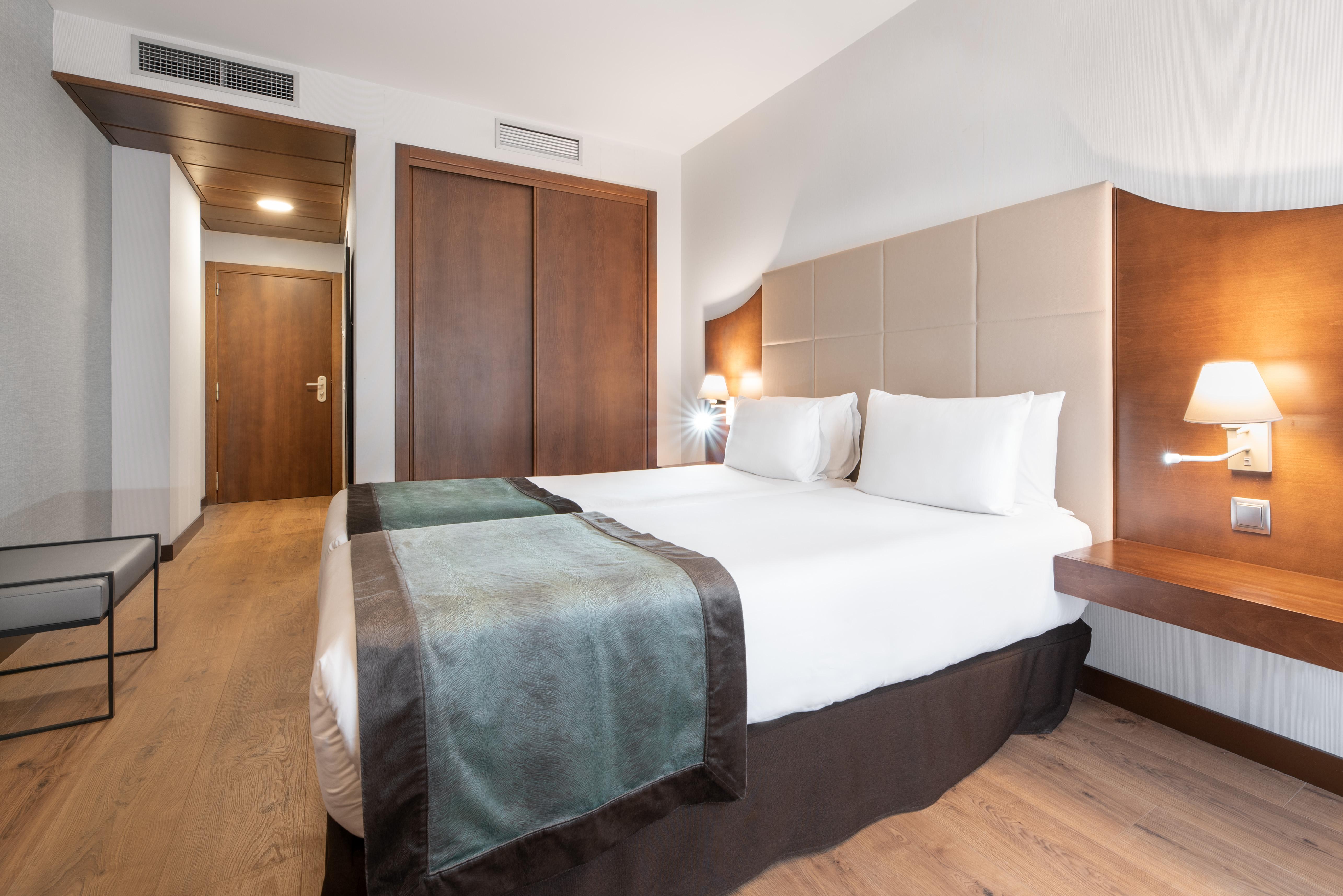 Exe Agora Caceres Hotel Bagian luar foto