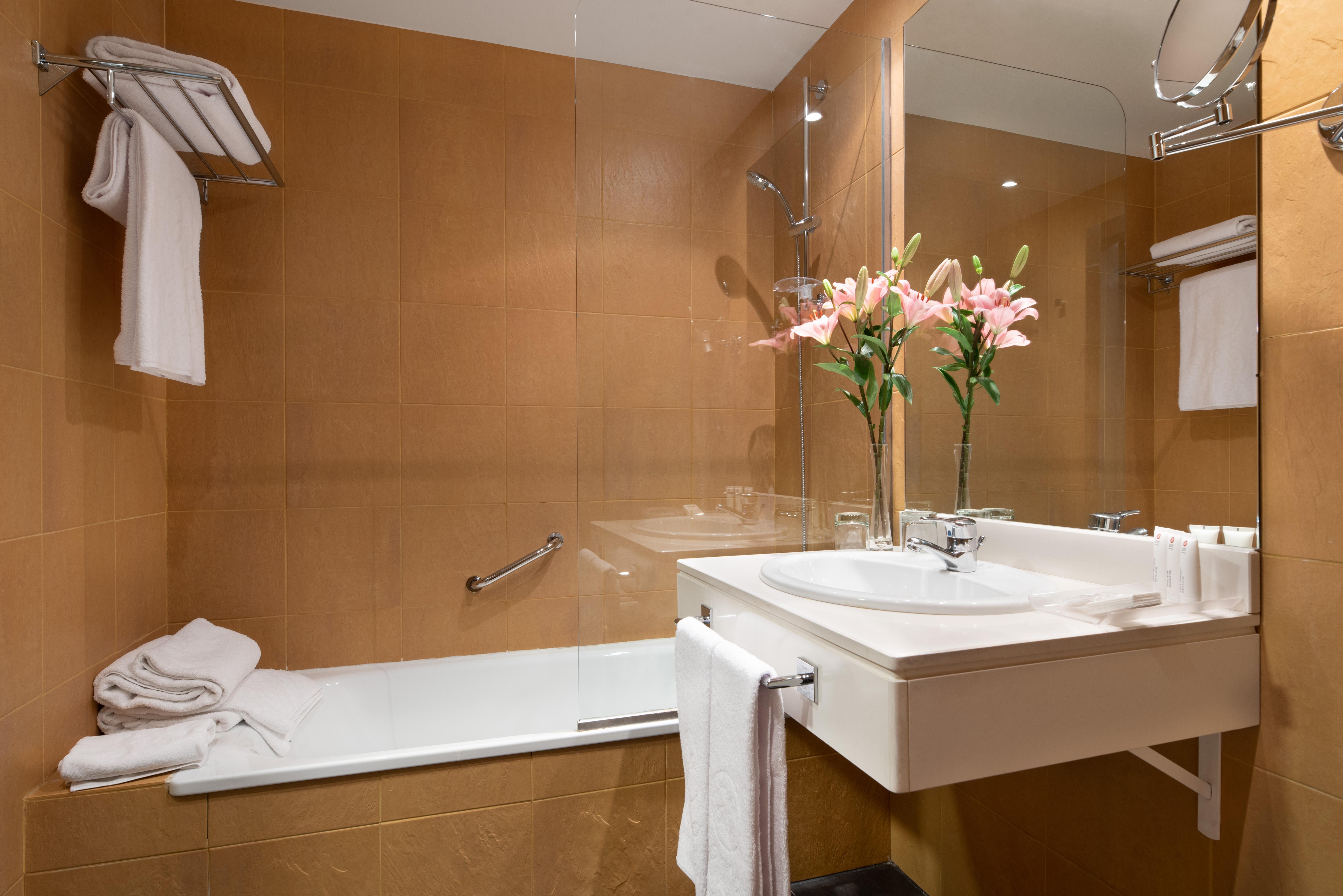 Exe Agora Caceres Hotel Bagian luar foto