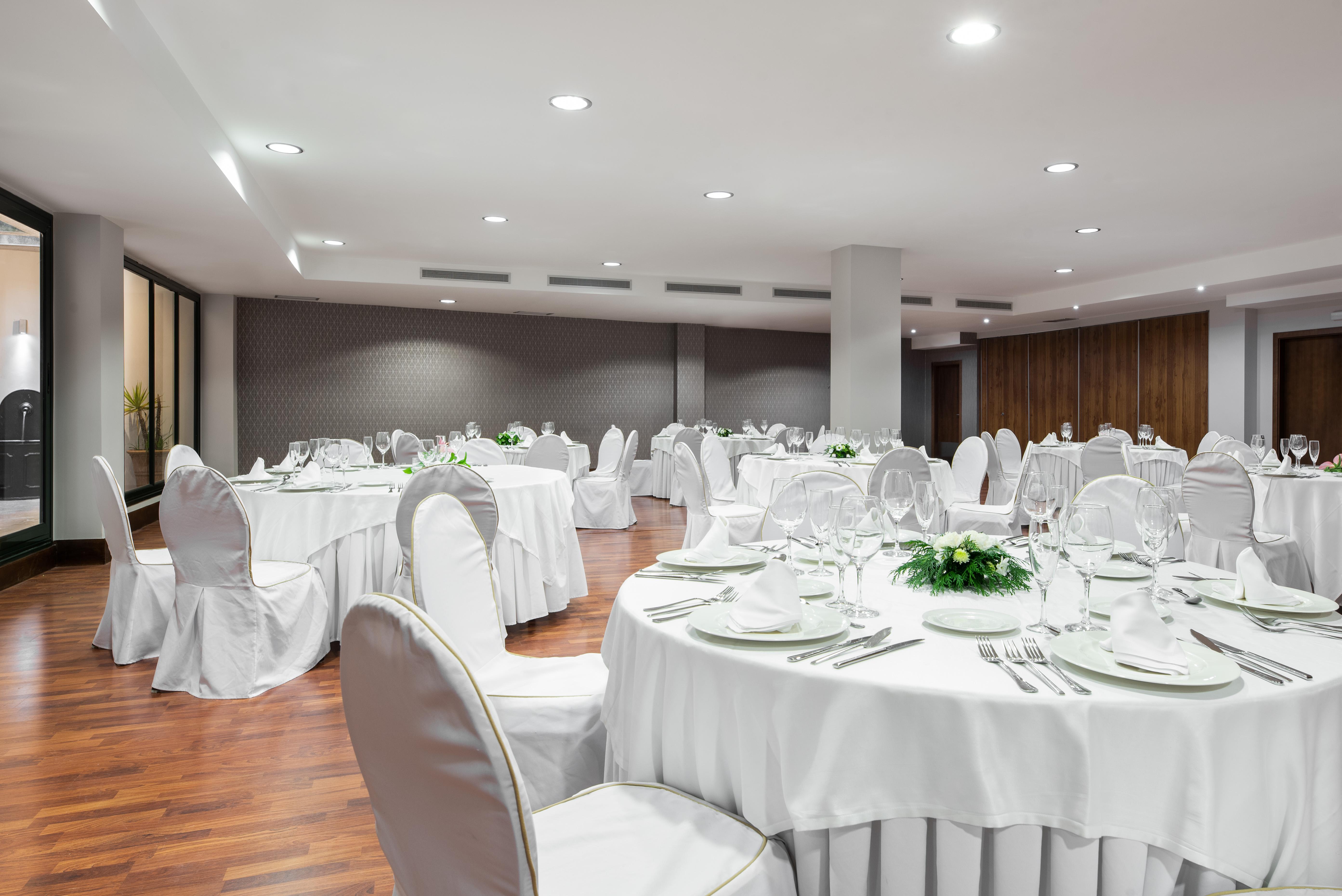 Exe Agora Caceres Hotel Bagian luar foto