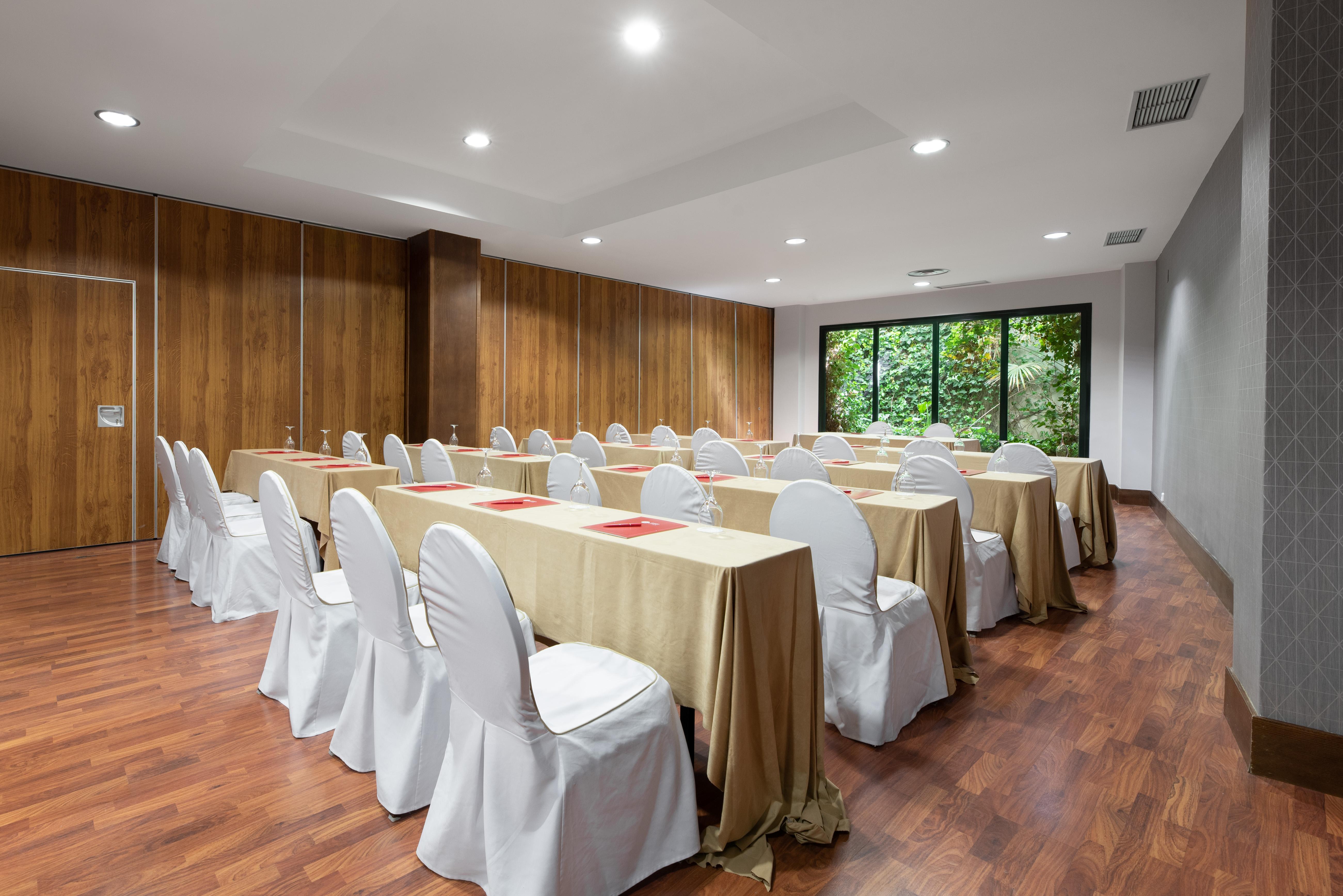 Exe Agora Caceres Hotel Bagian luar foto