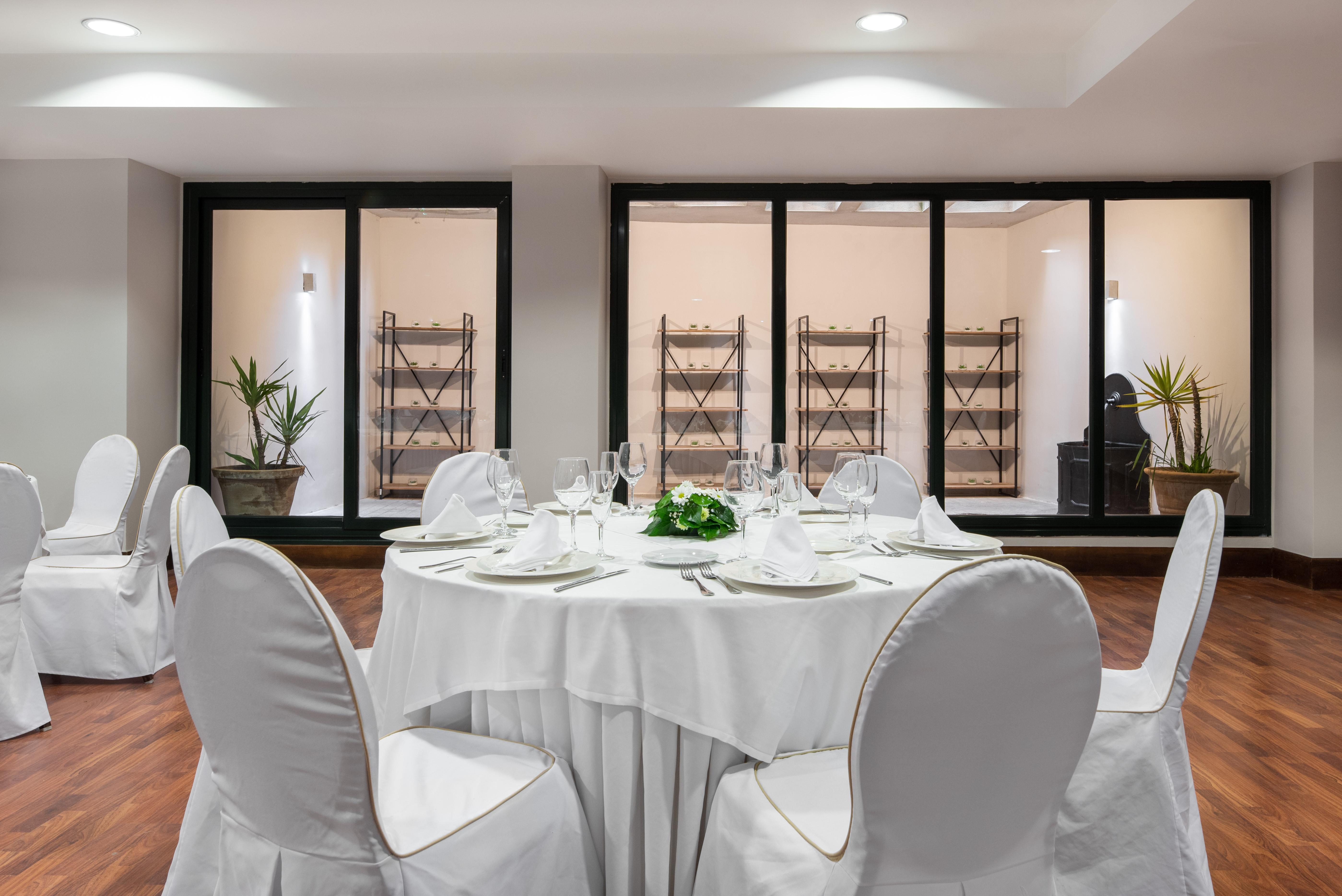 Exe Agora Caceres Hotel Bagian luar foto