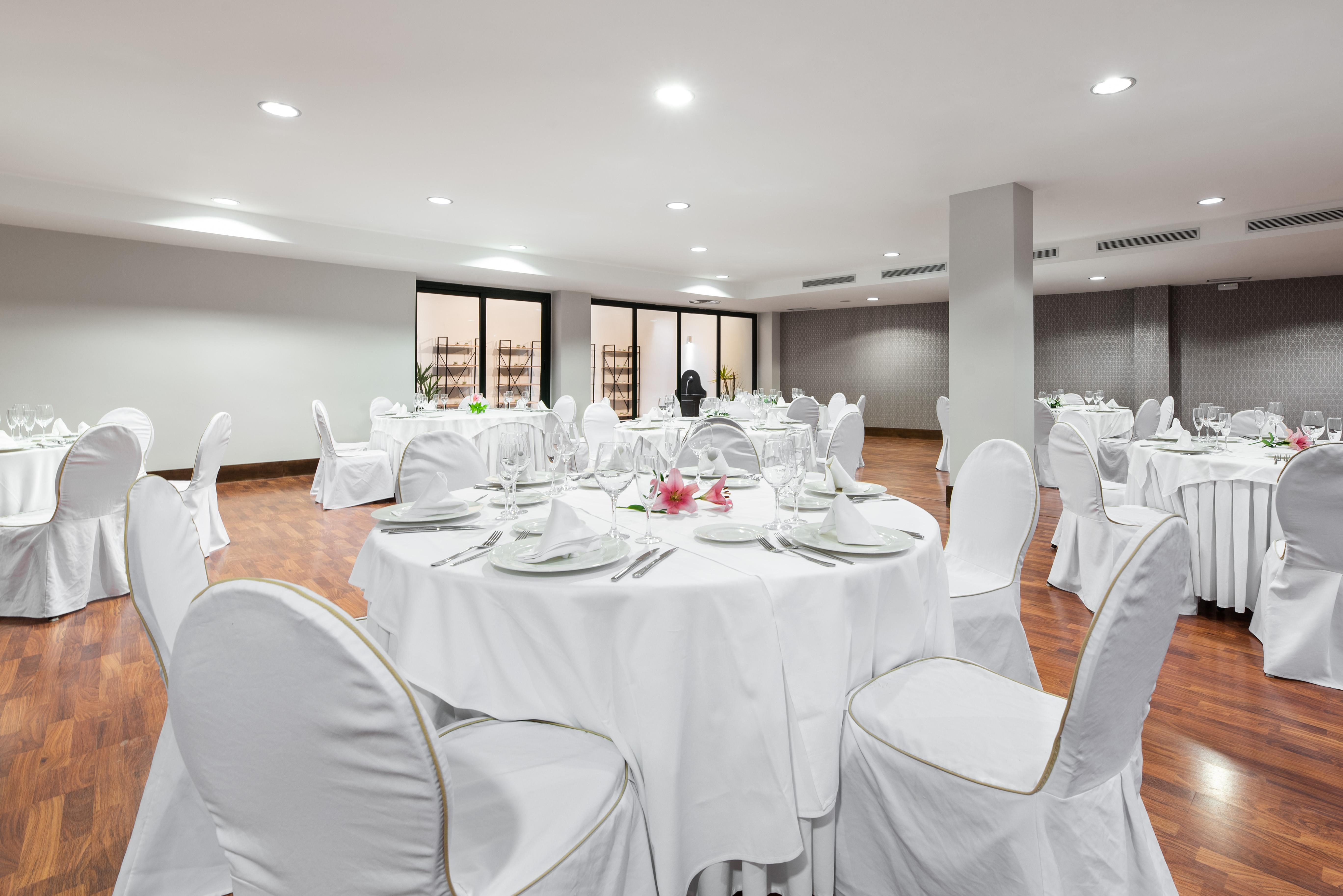 Exe Agora Caceres Hotel Bagian luar foto