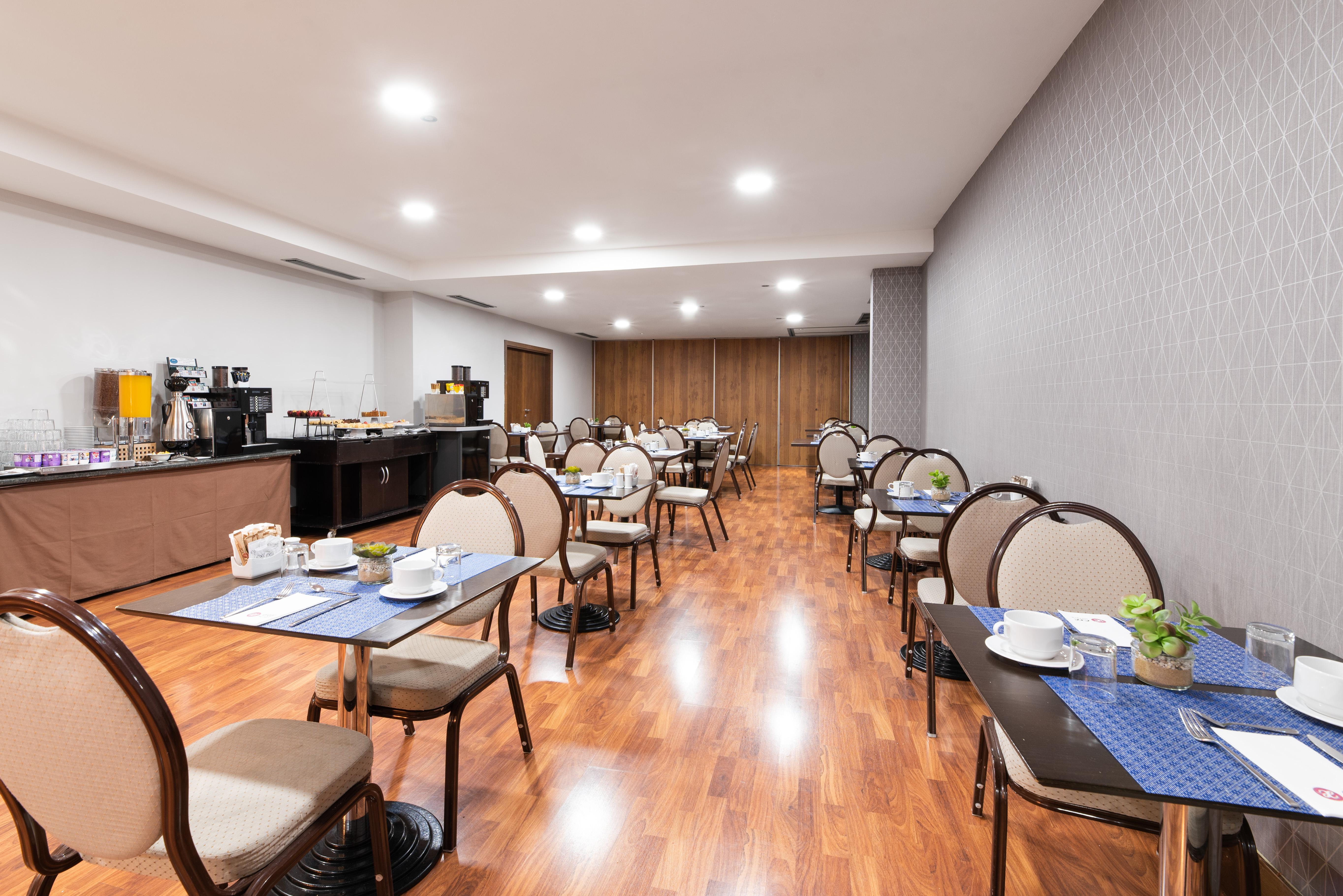 Exe Agora Caceres Hotel Bagian luar foto