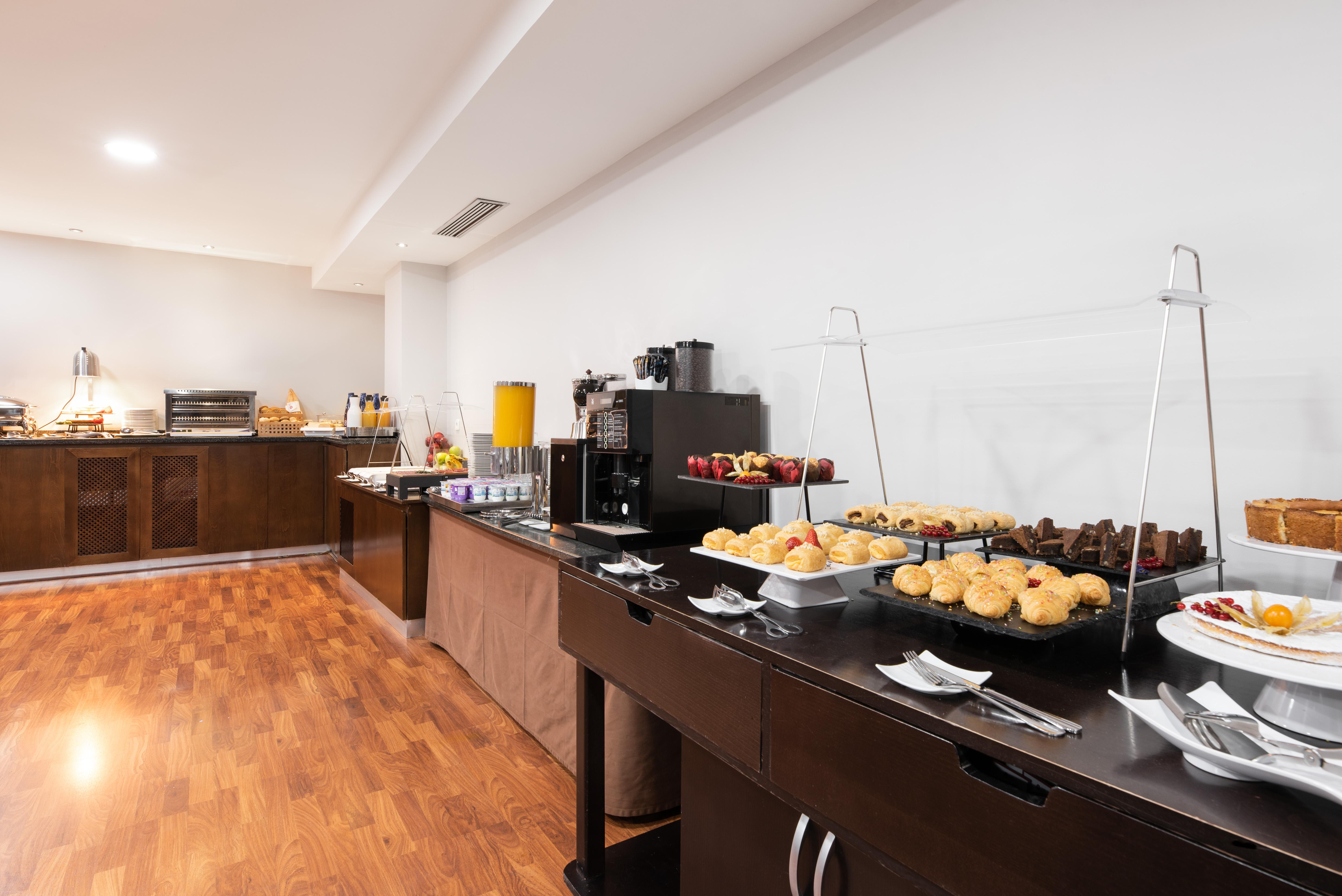 Exe Agora Caceres Hotel Bagian luar foto