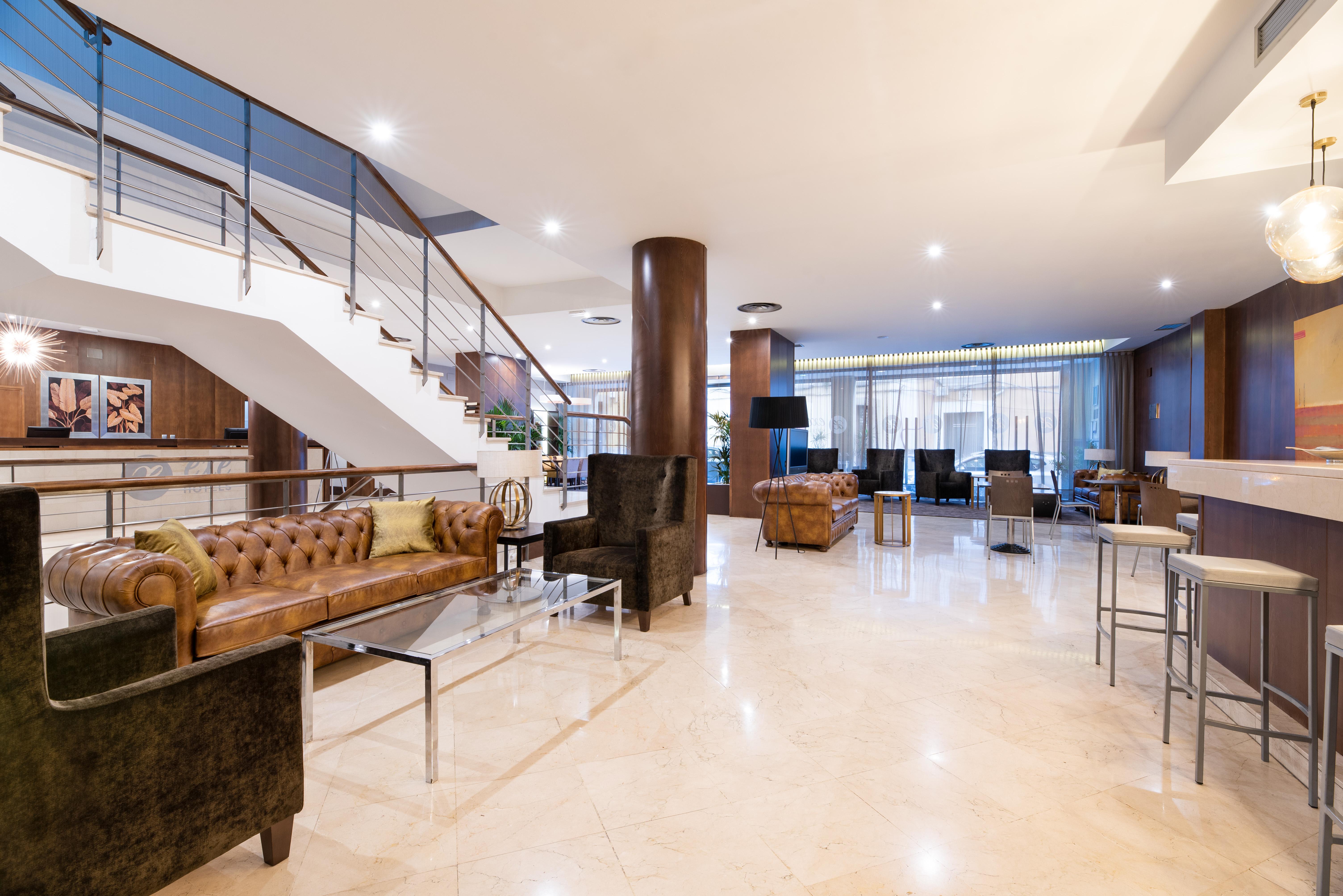 Exe Agora Caceres Hotel Bagian luar foto