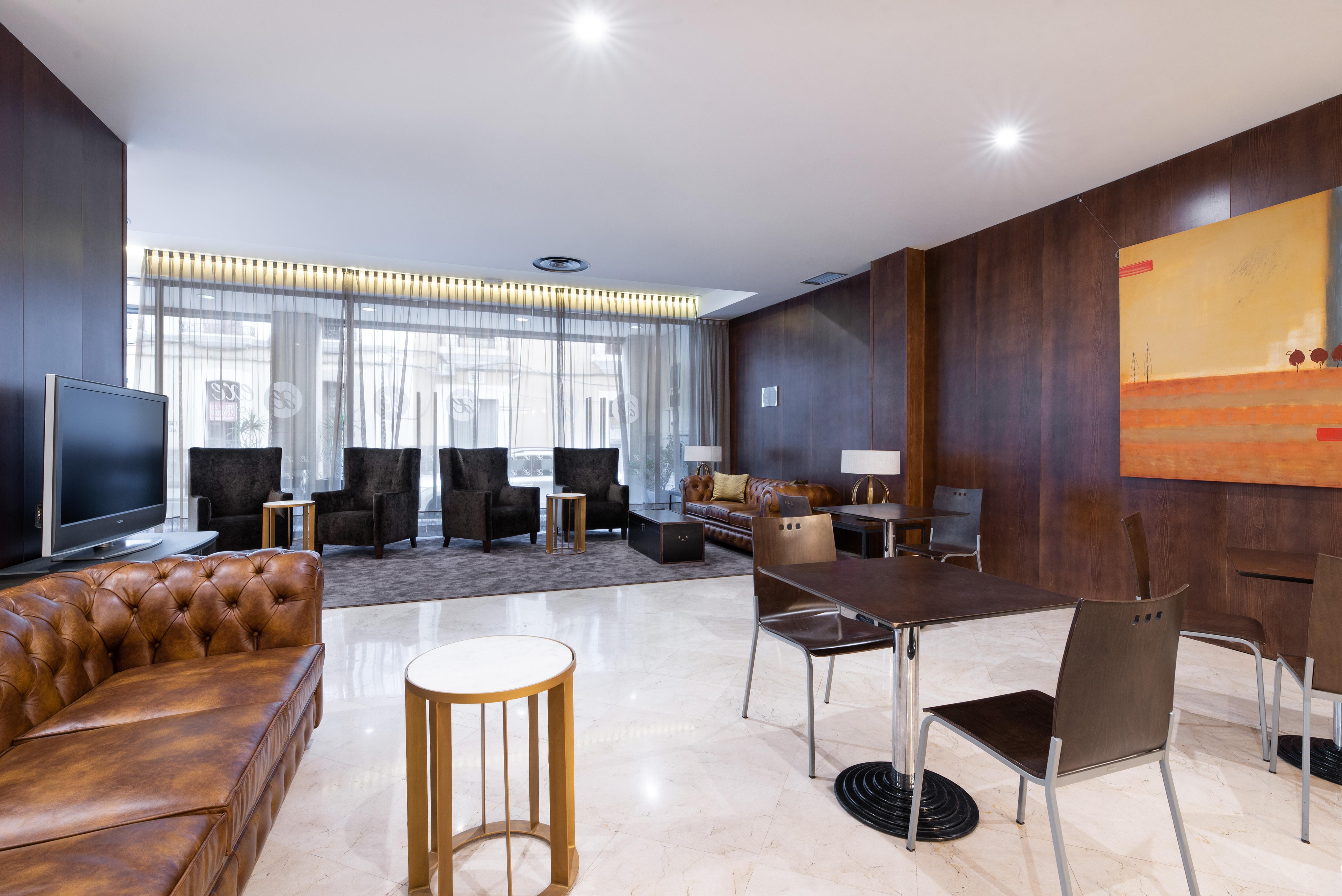 Exe Agora Caceres Hotel Bagian luar foto