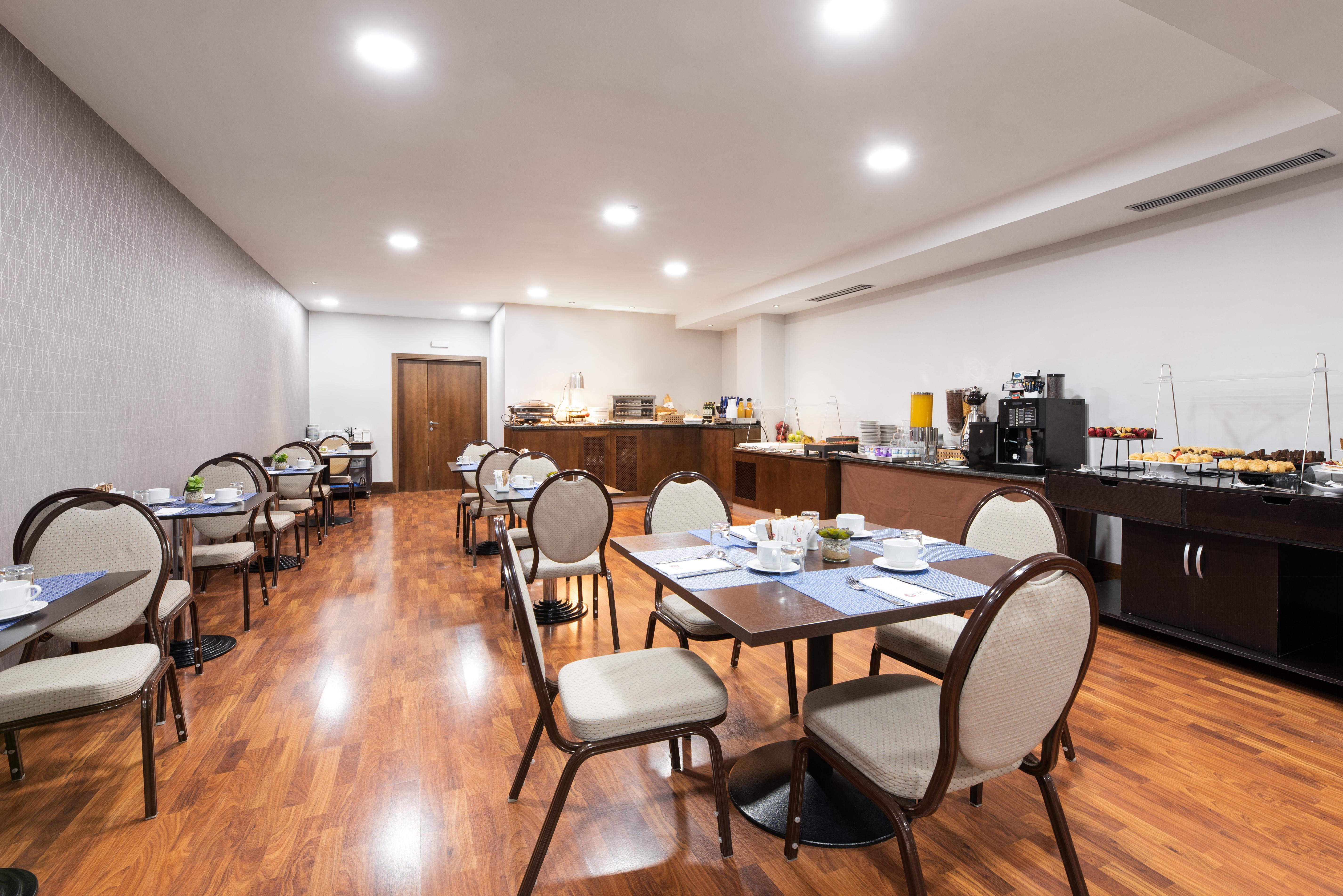 Exe Agora Caceres Hotel Bagian luar foto