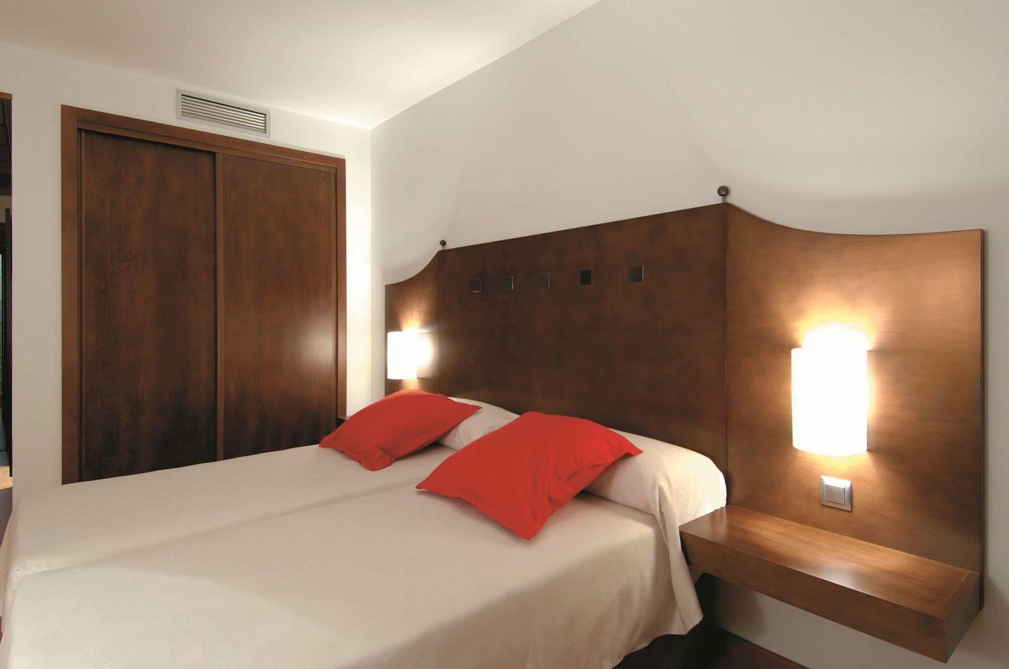 Exe Agora Caceres Hotel Bagian luar foto