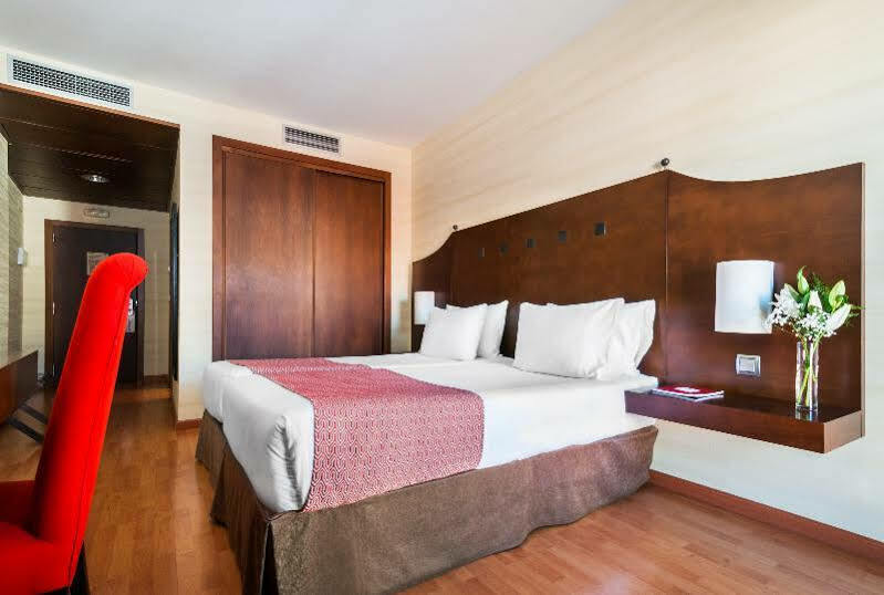 Exe Agora Caceres Hotel Bagian luar foto