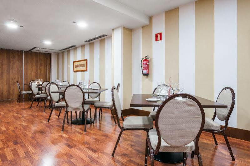 Exe Agora Caceres Hotel Bagian luar foto