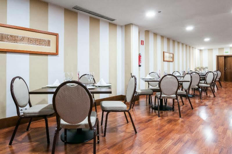 Exe Agora Caceres Hotel Bagian luar foto